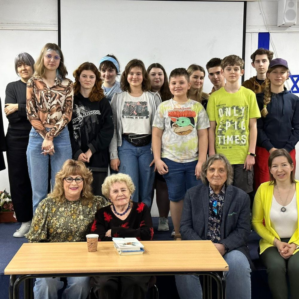 מקהלת הילדים מלודז' ושורדת השואה מרים הראל