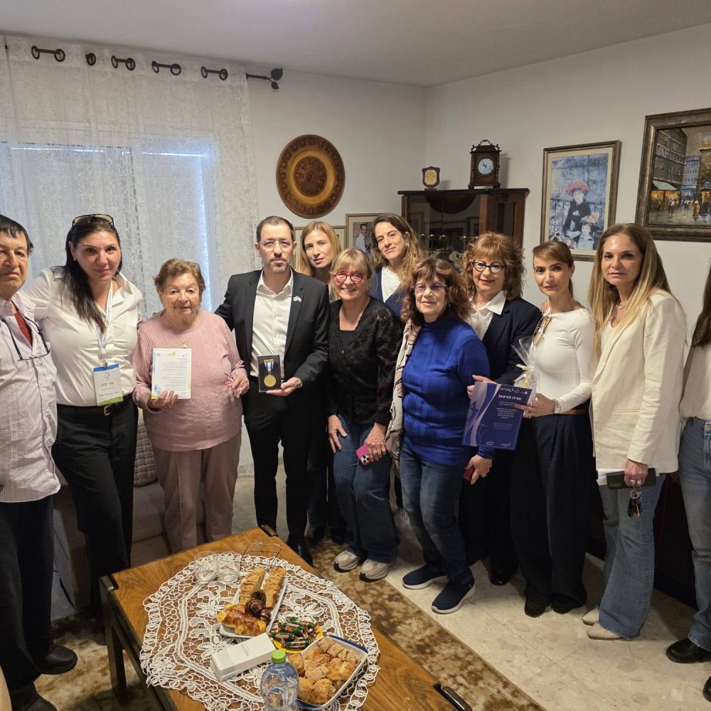 נושאים את לפיד הזיכרון: יום הזיכרון לשואה ולגבורה תשפ"ו